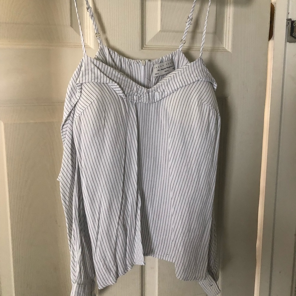 Open shoulder long sleeve top